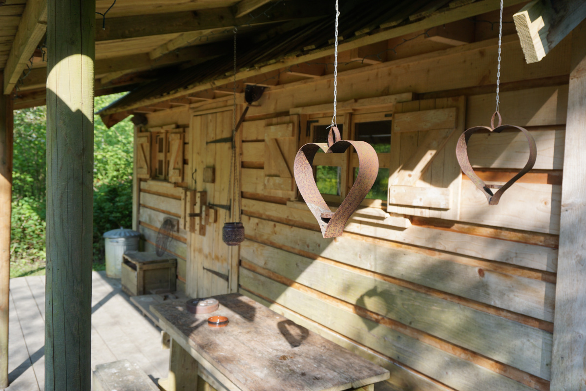 outside Idaho log cabin